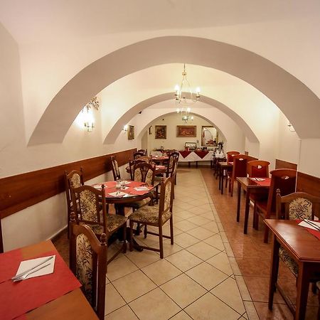 Hotel Donatello プラハ エクステリア 写真