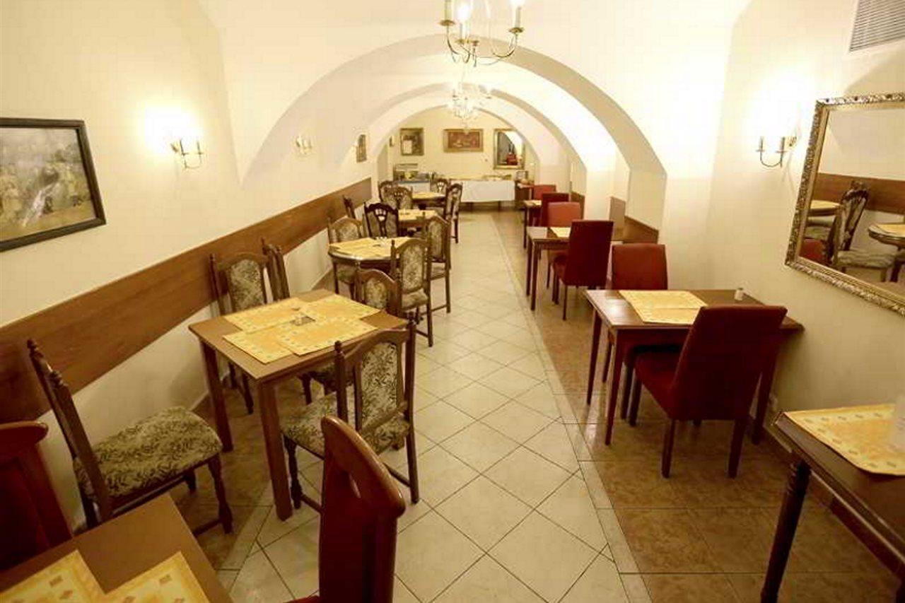 Hotel Donatello プラハ エクステリア 写真