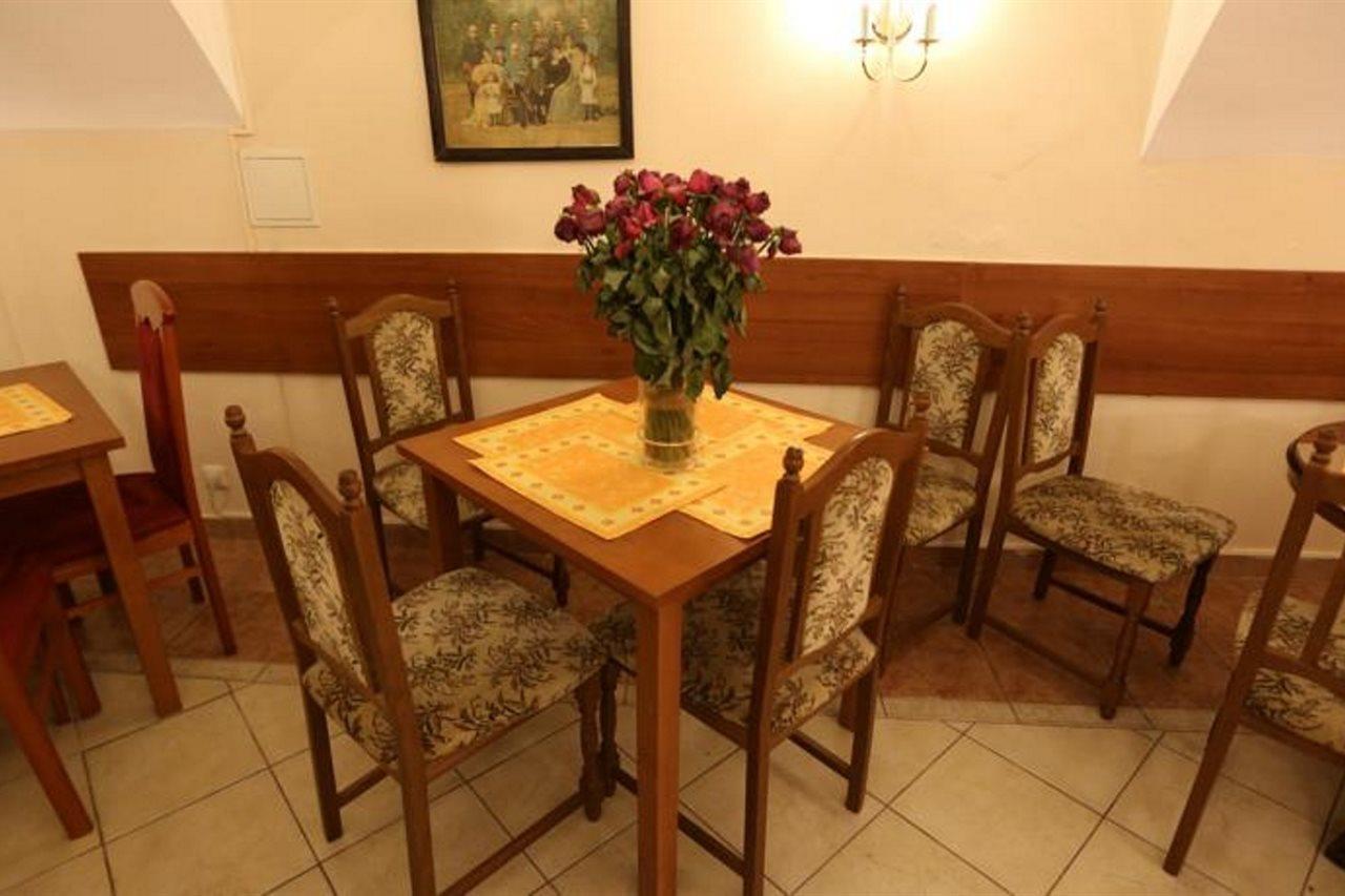 Hotel Donatello プラハ エクステリア 写真