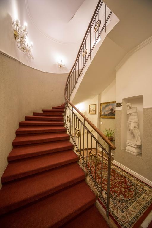 Hotel Donatello プラハ エクステリア 写真