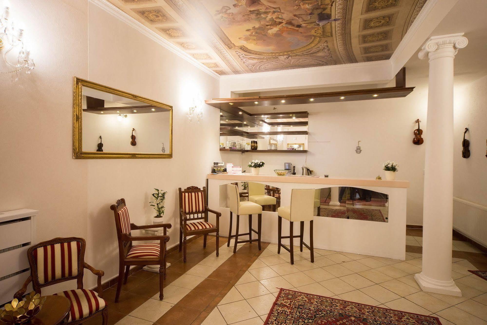 Hotel Donatello プラハ エクステリア 写真
