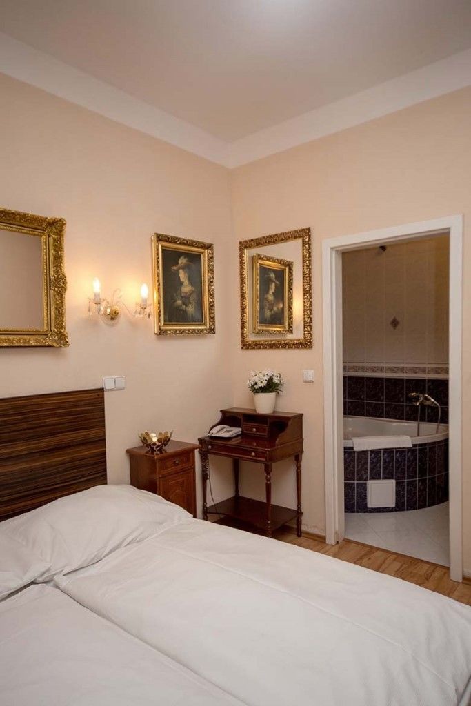 Hotel Donatello プラハ エクステリア 写真